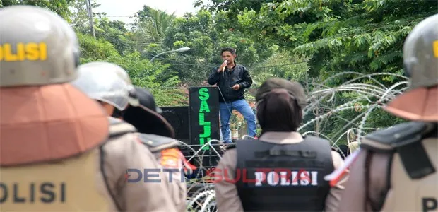 Aksi Demo dikawal pihak kepolisian