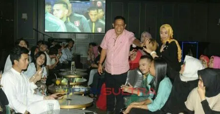hugua nonton bareng piala dunia bersama anggota komubitas studio 28 kendari