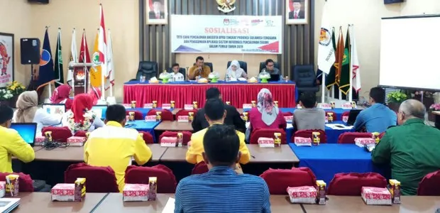 Foto Rapat Anggota KPU Sultra
