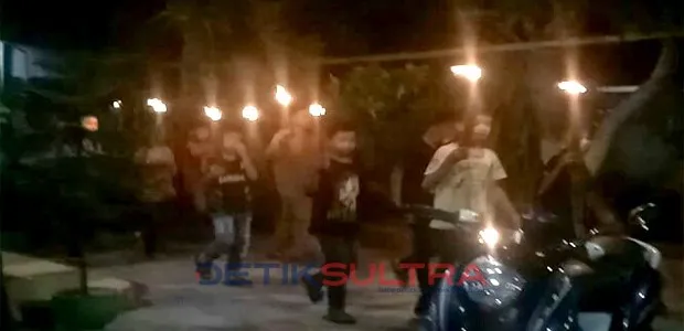 Pawai Obor warga kampung salo