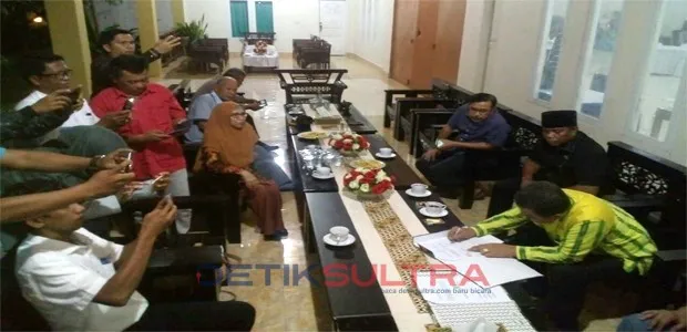 Penandatanganan MoU Pemda Wakatobi dengan Unhas