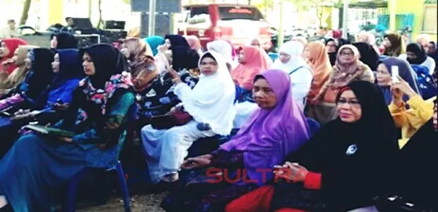 Calon Jemaah Haji Kota Kendari saat manasik di kantor kemenag kota kendari