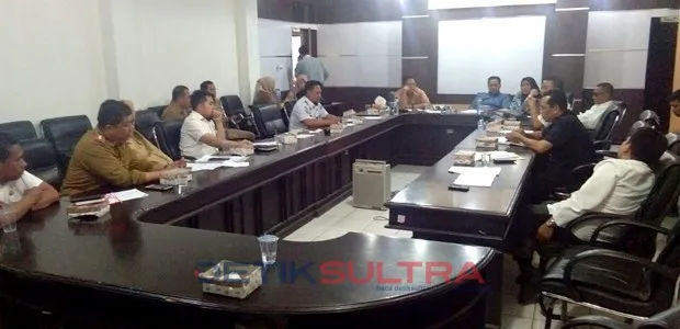 Rapat Pansus penertiban tambang