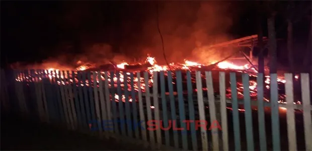 Gedung DPRD Mubar Terbakar