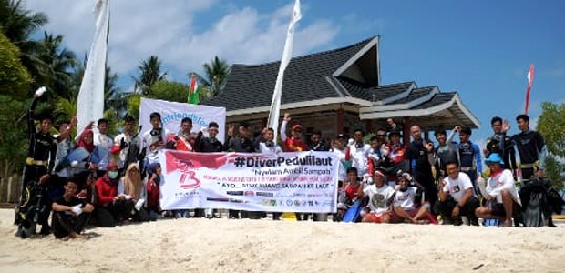Penyelam Bersihkan Pulau Bokori