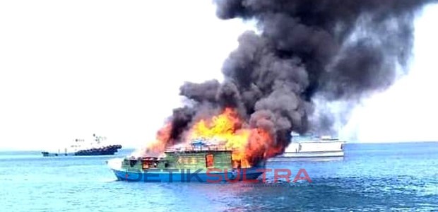 KM Samudara Pengangkut BBM Terbakar di tengah laut