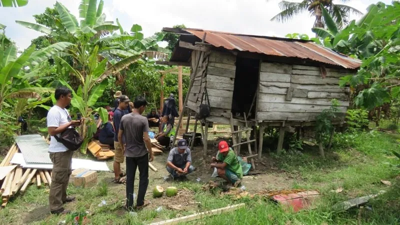 Bedah Rumah oelh Komunitas Sedekah Jariah Bersama