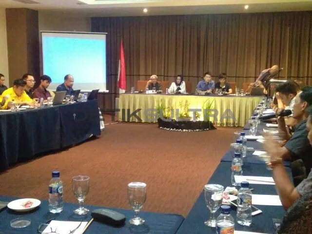 rapat pt vdni dengan kepala desa