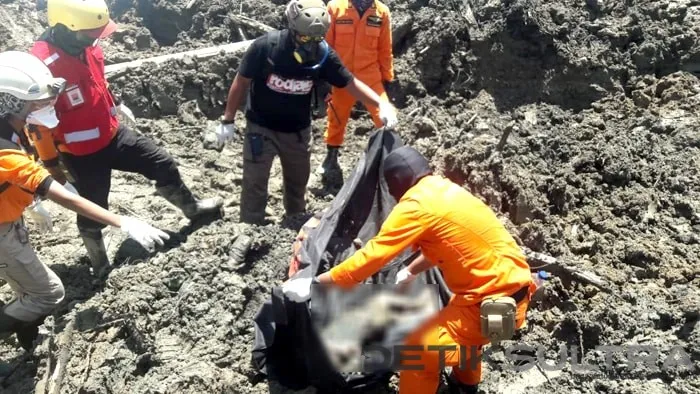 Pencarian Korban Gempa di Kabupaten Sigi