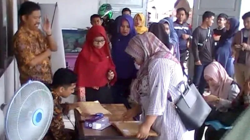Pengiriman Berkas CPNS di Kantor Pos Mandonga