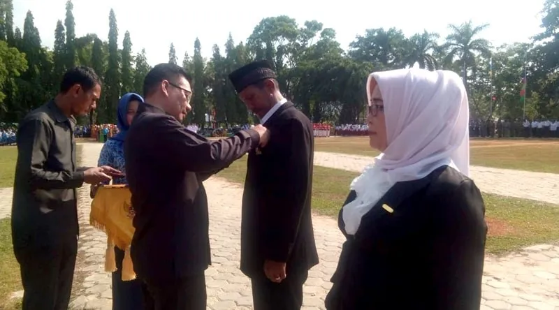 Pemberian Penghargaan kepada ASN Pemkot Kendari