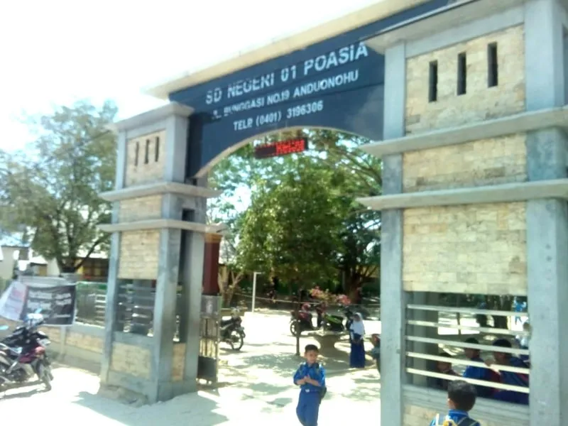 Pintu Gerbang SDN 1 Poasia