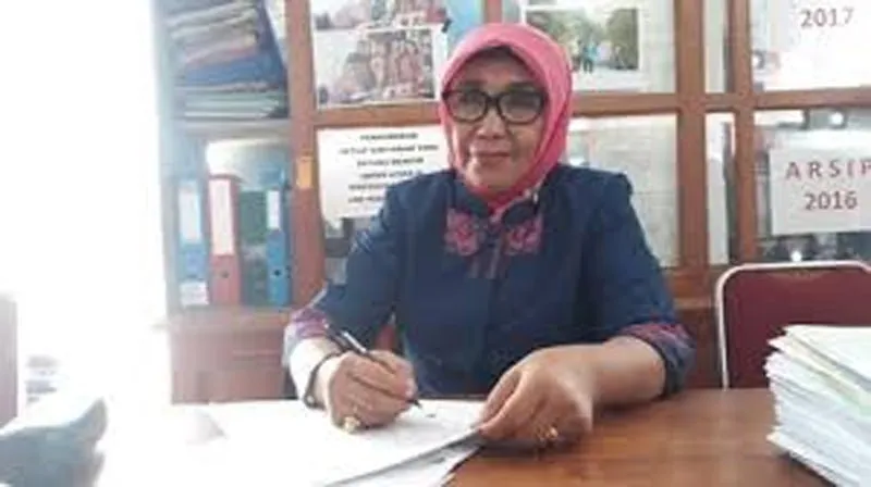 Sartini Sarita Kepala Dinas Dikmudora Kota Kendari