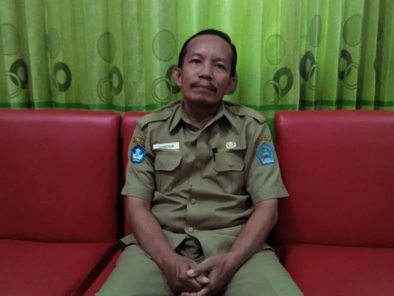 Kepala Sekolah SMPN 17 Kendari