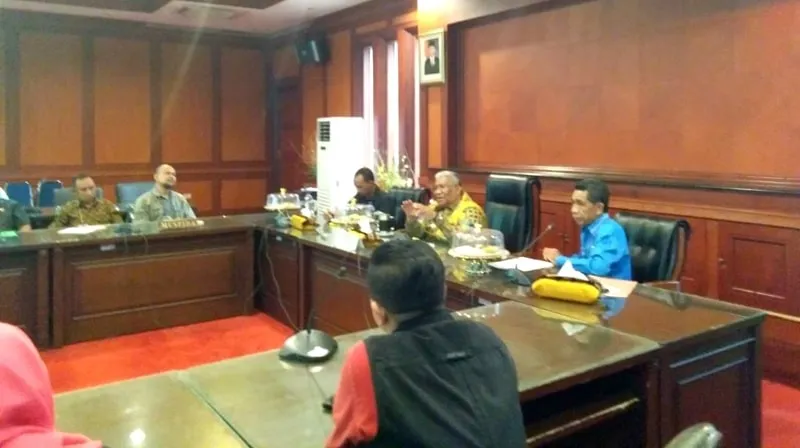 Rapat Pembahasan UMP Sultra