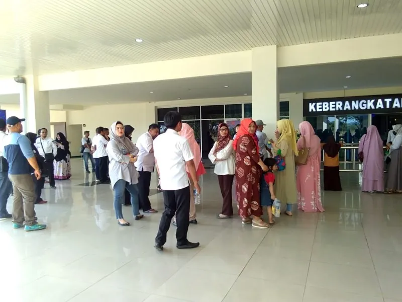Kerabat Asrun dan ADP yang Menjemput di Bandara