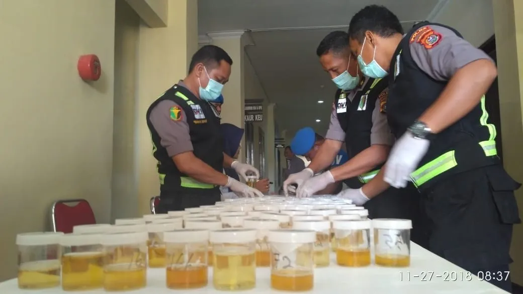 Pemeriksaan Urin Polisi