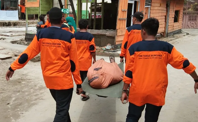 Simulasi Evakuasi Korban Longsor