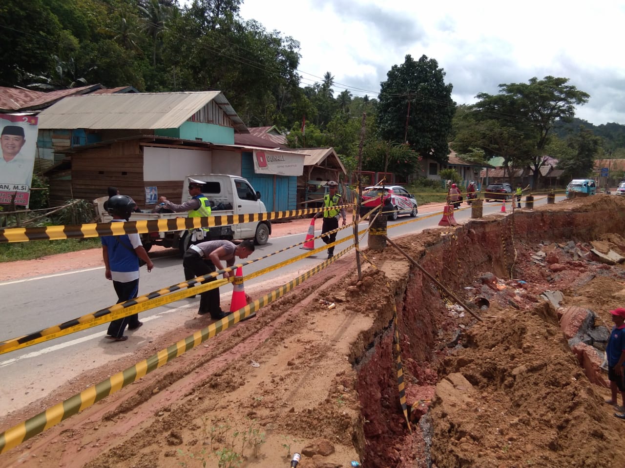 Kondisi terkini jalan transulawesi yang terletak di Kelurahan Rawua, Kecamatan Sampara Kabupaten Konawe