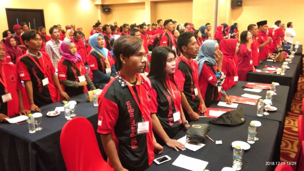 Kader dan simpatisan PDIP saat mengikuti Rapat Koordinasi Cabang disalah satu hotel di Kendari