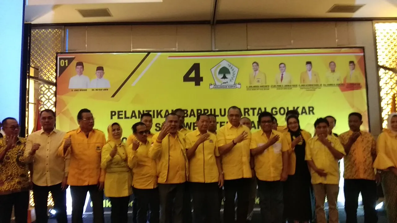 Kader Partai Golkar Sultra Berpose Siap Kerja Keras Menangkan Pemilu