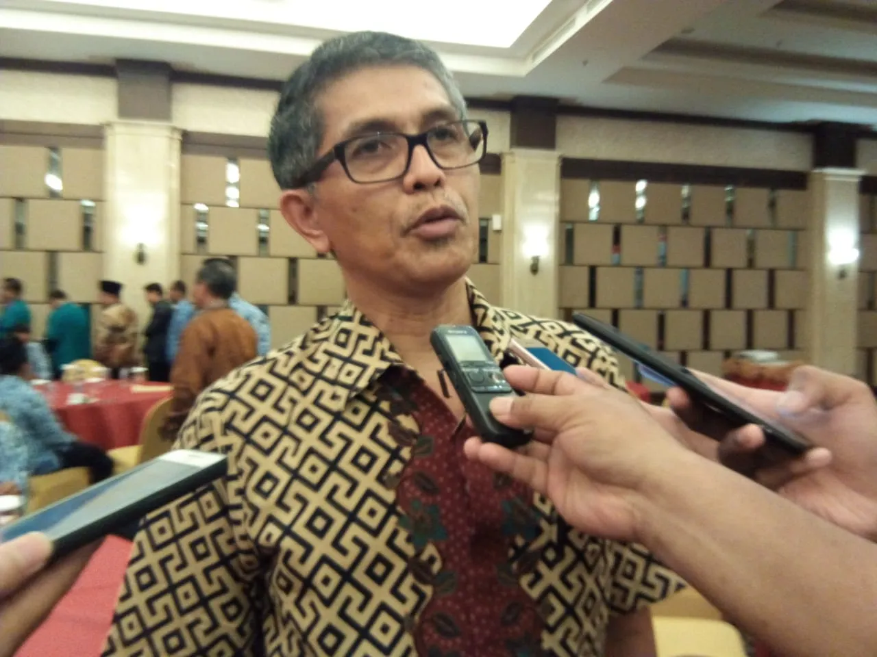 Eka Suaib, Pengamat politik Sultra