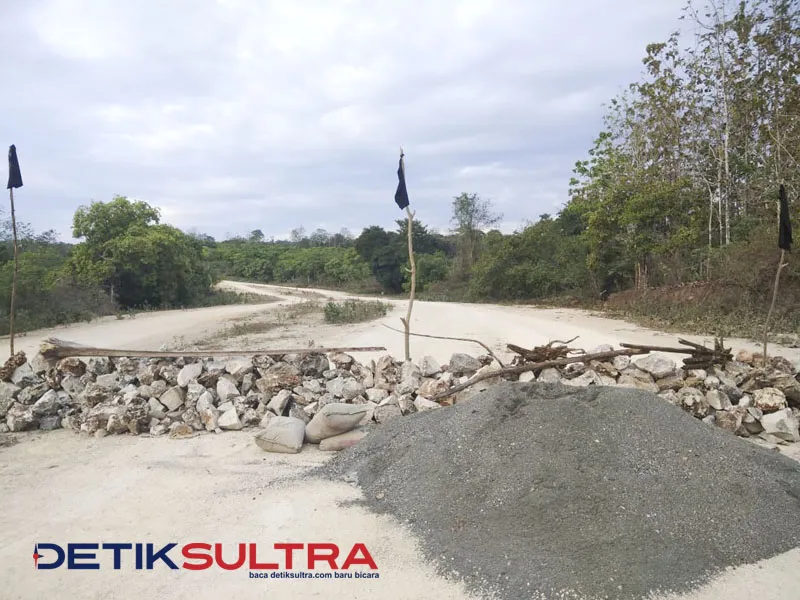 jalan yang diduga tanah milik warga