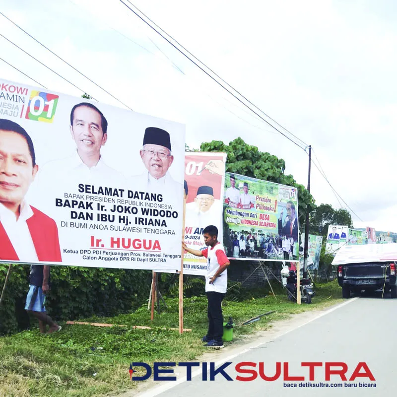 Pemasangan baliho