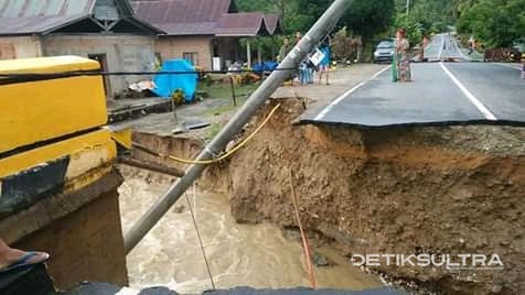 Photo of FOTO : Banjir dan Tanah Longsor di Kolaka Utara