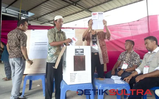 KPPS saat melakukan perhitungan surat suara