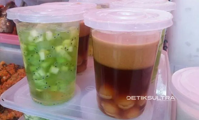 Jajanan Takjil Kepung Kendari Jelang Berbuka Puasa
