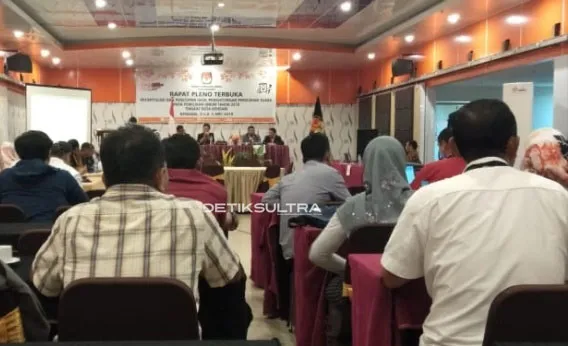 KPU Kendari Menargetkan Pleno Tuntas Sabtu Malam