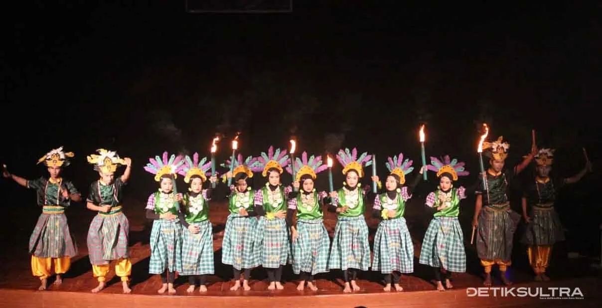 Kembangkan Bakat Mahasiswa Sastra Inggris Gelar Elit 1