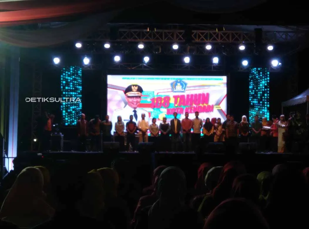 Pemkot Kendari Serahkan Penghargaan Pada Wajib Pajak