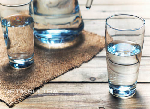 Selama Ramadhan Tetap Minum Delapan Gelas Air
