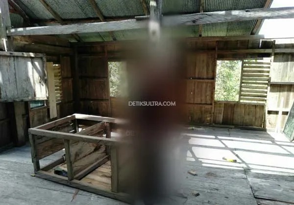Mayat laki-laki yang diketahui bernama Samadiqun ditemukan dalam keadaan menggantung di sebuah rumah kosong