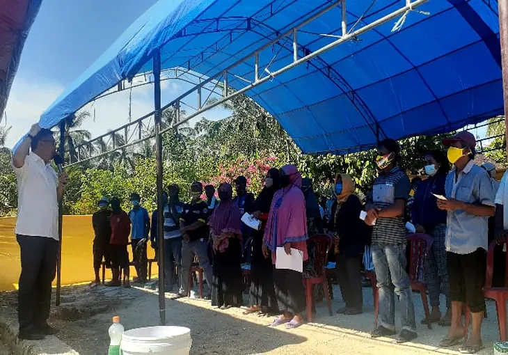 Wali Kota Kendari, Sulkarnain Kadir (Kiri gunakan kemeja putih). Foto: Sunarto/Detiksultra