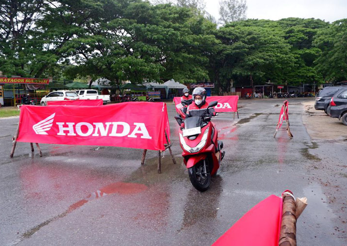 Wartawan dan Komunitas Motor di Kendari Jajal All New Honda PCX 160