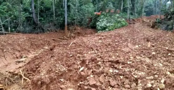Wilayah aktivitas penambangan PT. NPM di Desa Molore, Kecamatan Langgikima, Kabupaten Konut. Foto: istimewa