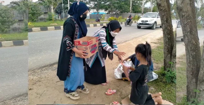 Kohati Cabang Kendari Peringati Hari Kartini dengan Berbagi Takjil