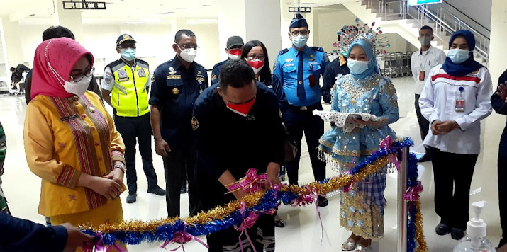 Kepala BP2MI Resmikan Helpdesk Pekerja Imigran Indonesia di Bandara HLO Kendari