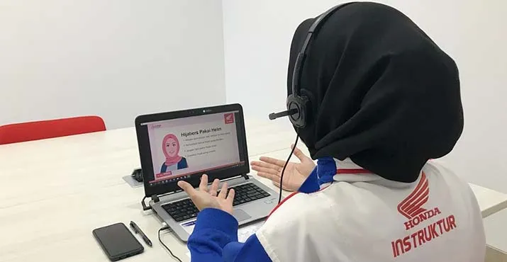 PT. AHM Beri Edukasi bagi Perempuan dalam Mengendarai Sepeda Motor
