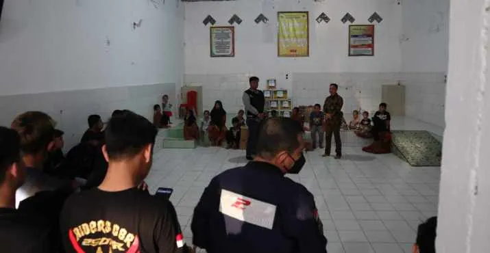 Ikatan Motor Honda Kendari Berbagi Kebahagiaan Bersama Anak Yatim