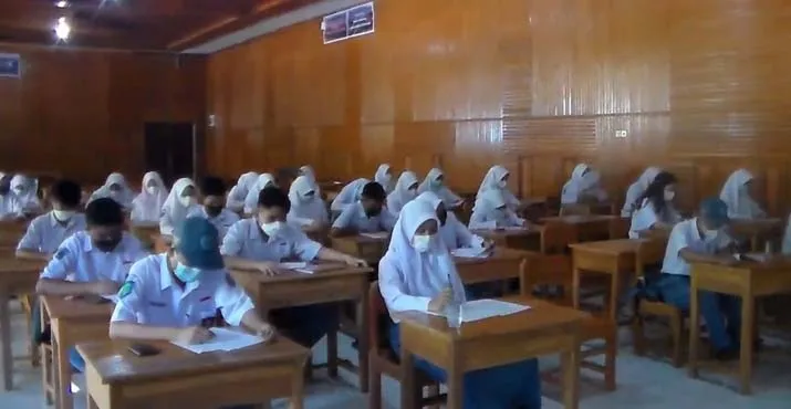 Cegah Corona, Penilaian Akhir Semester SMA Negeri 1 Kendari Ketat Prokes Covid-19