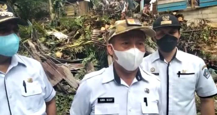 Dinsos Bantu Korban Pohon Tumbang di Kendari Caddi