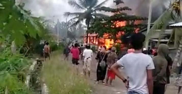 Empat Pelaku Pembakaran Rumah di Desa Kapoiala Ditangkap, Tersangka Lainnya Masih Dikejar