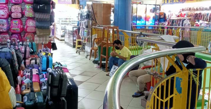 Dampak PPKM Mikro, Pedagang Mall Mandonga Keluhkan Sepi Pembeli