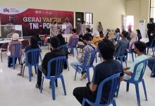 Photo of FOTO : Dukung Vaksinasi, Mahasiswa Sudah Jenuh dengan Kuliah Online