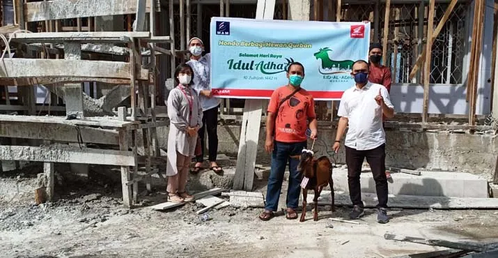 Astra Motor Salurkan Donasi Kurban ke-13 Titik di Sultra dan Ambon