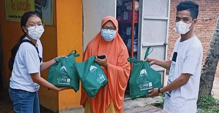 Ratusan Paket Nutrisi Didistribusikan PKB Sultra untuk Warga Isoman di Kendari